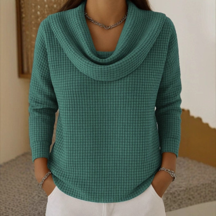 Amber – Warmer Pullover mit elegantem Wasserfallausschnitt