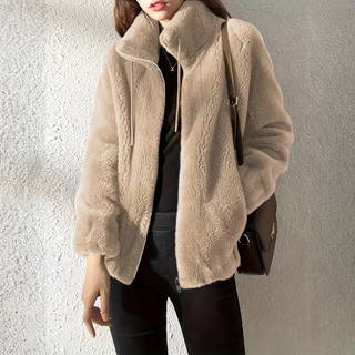 Mira | Kurze Plüschjacke
