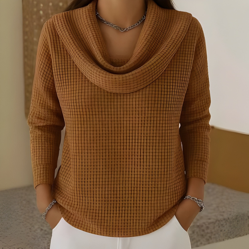 Amber – Warmer Pullover mit elegantem Wasserfallausschnitt