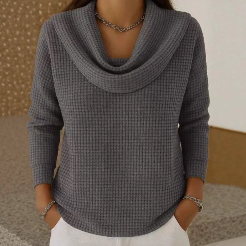 Amber – Warmer Pullover mit elegantem Wasserfallausschnitt