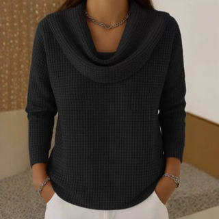 Amber – Warmer Pullover mit elegantem Wasserfallausschnitt